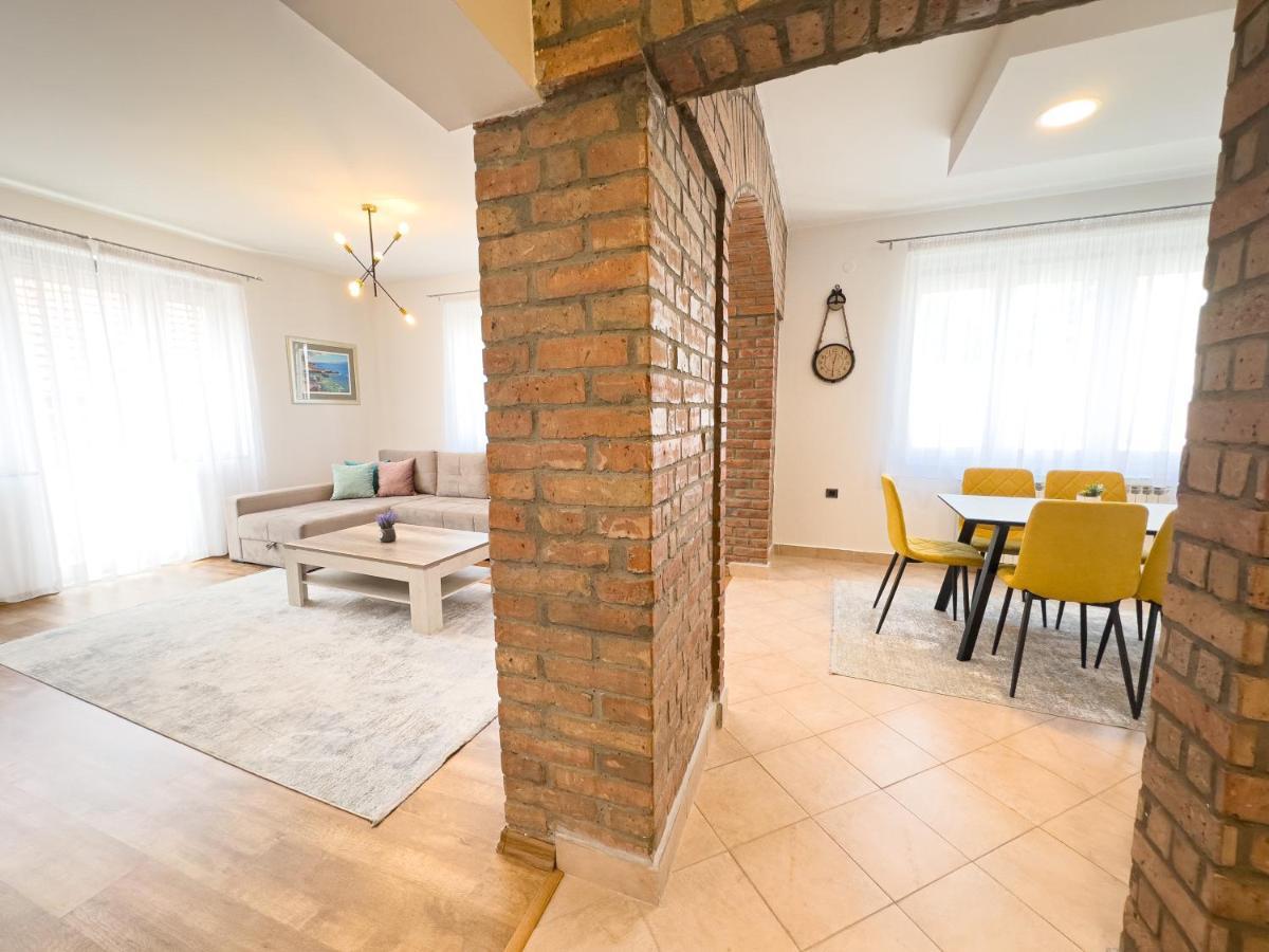 Luxurious And Cosy Brick Apartment - Free Private Parking Saraievo Exterior foto